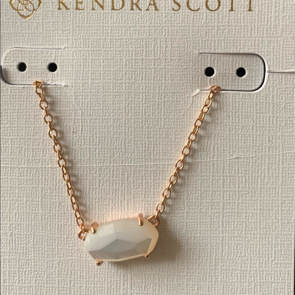 Kendra Scott necklace